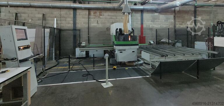 Bearbeitungszentrum mit Durchlauf BIESSE Skypper 100 NC