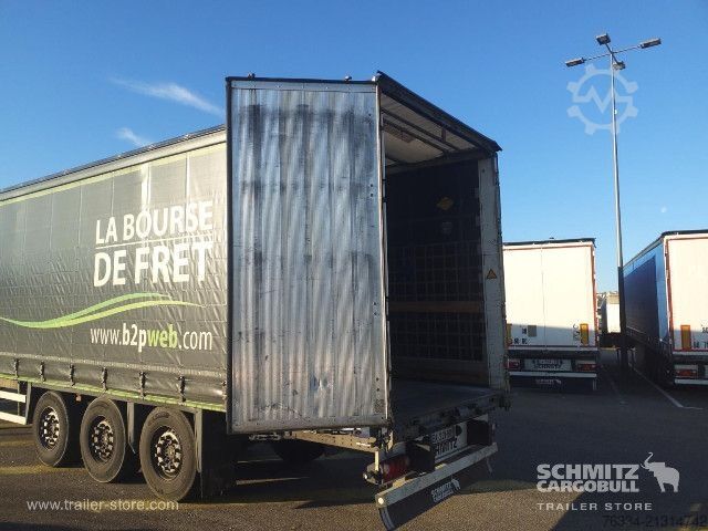 Auflieger mit Pritsche & Plane Schmitz Cargobull Semitrailer Curtainsider Standard