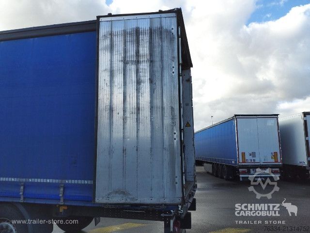 Auflieger mit Pritsche & Plane Schmitz Cargobull Semitrailer Curtainsider Standard