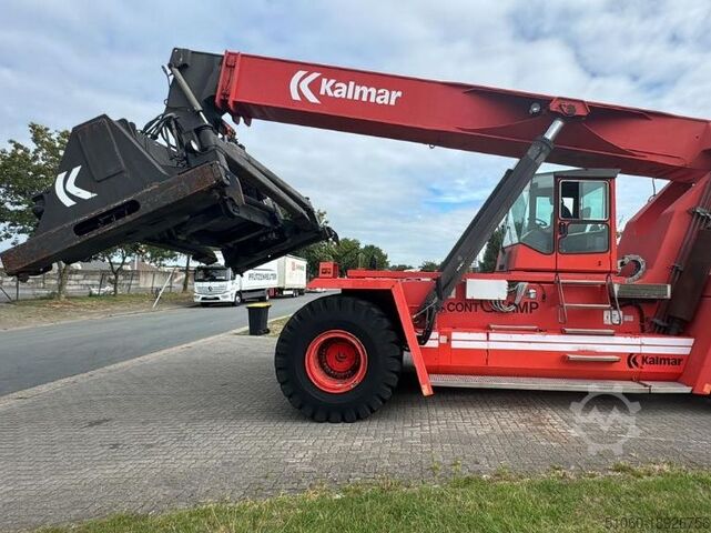 Full-container reach stacker Kalmar DRD450-60C5