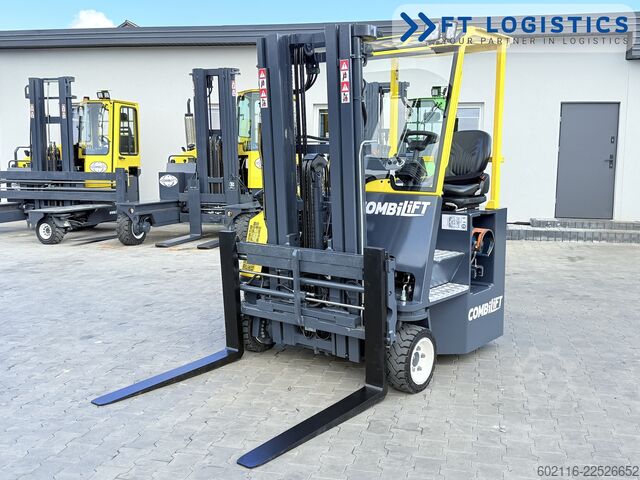 Vierwegestapler Combilift CB2500 GAS TRIPLEX 4900 FORK POSITIONER