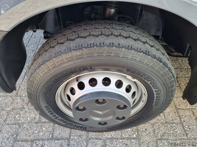 Flatbed double cab Mercedes-Benz Sprinter 516 CDI DC Open laadbak N1 3.5T Trekha...