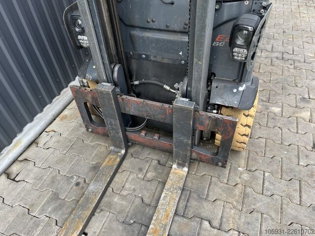 Electric 4-wheel forklift Linde E20PL-02