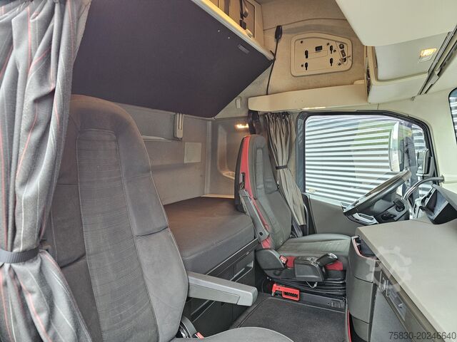 Volvo FH 540 8x4 / retarder / parking cooler / 90T Volvo FH 540 8x4 / RETARDER / I PARK COOL / 90T