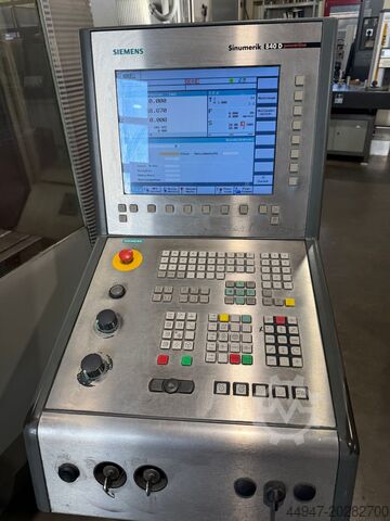 Vertical machining center Deckel Maho DMF 220