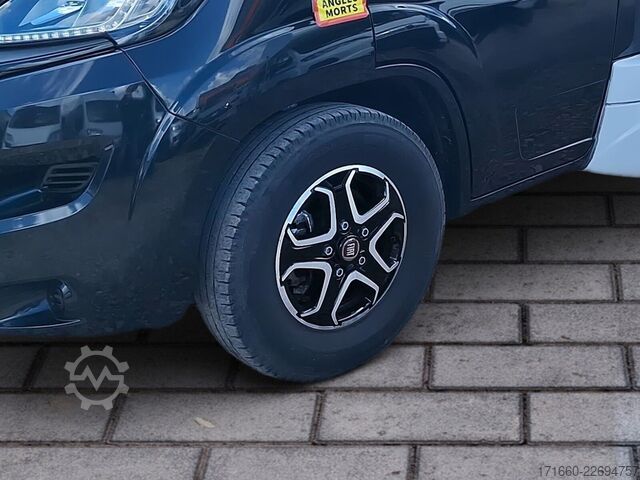 Teilintegriertes Wohnmobil BÜRSTNER Limited T 727 G