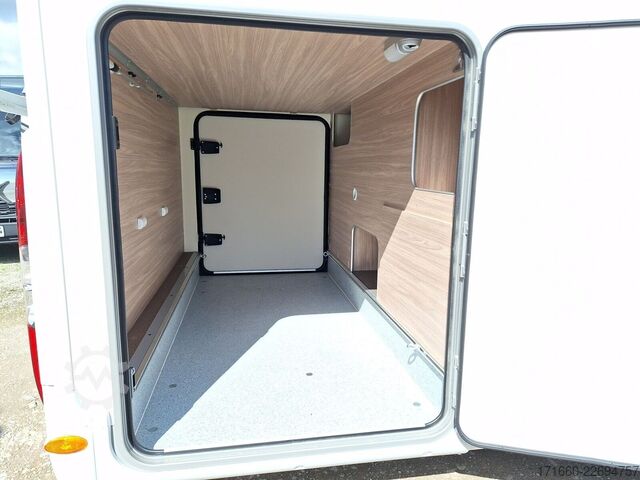 Teilintegriertes Wohnmobil BÜRSTNER Limited T 727 G