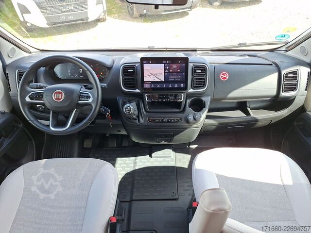 Teilintegriertes Wohnmobil BÜRSTNER Limited T 727 G