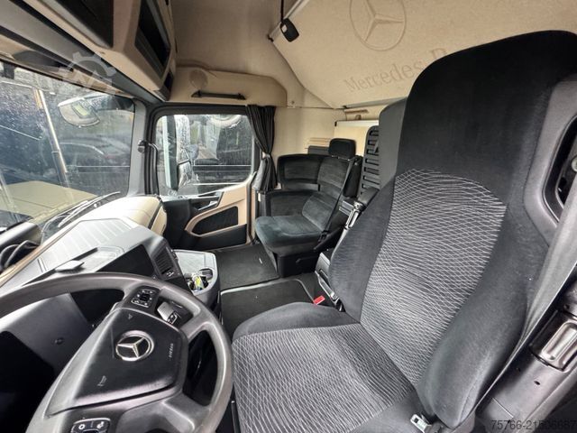 Jumbo truck MERCEDES-BENZ ACTROS 2548 / GIGSPACE / STAPLERHALTERUNG