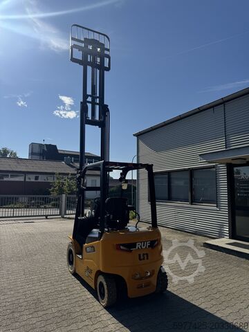 Forklift UN V25