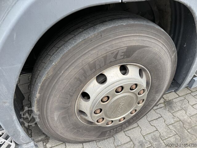 LKW mit Tankaufbau Scania R440