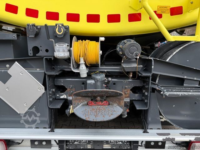 LKW mit Tankaufbau Scania R440