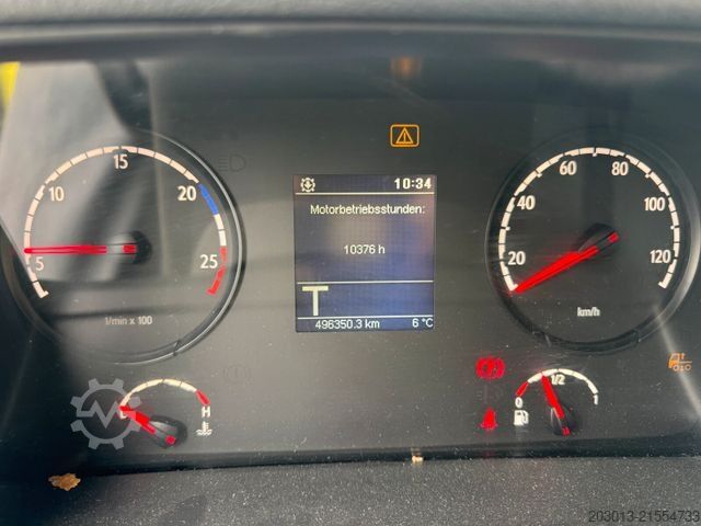 LKW mit Tankaufbau Scania R440