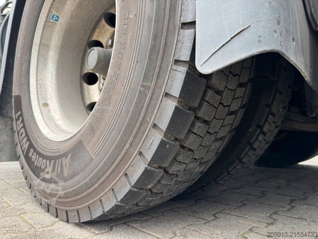 LKW mit Tankaufbau Scania R440