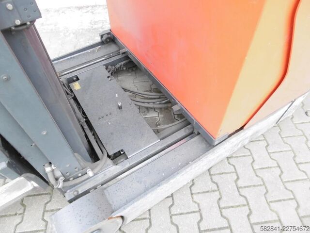 Schubmaststapler LINDE R 16 - 01