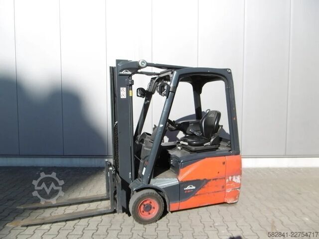 Electric 3-wheel forklift LINDE E 16C - 02