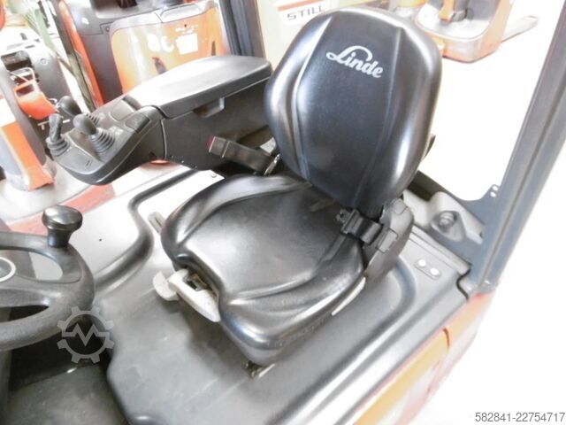 Electric 3-wheel forklift LINDE E 16C - 02