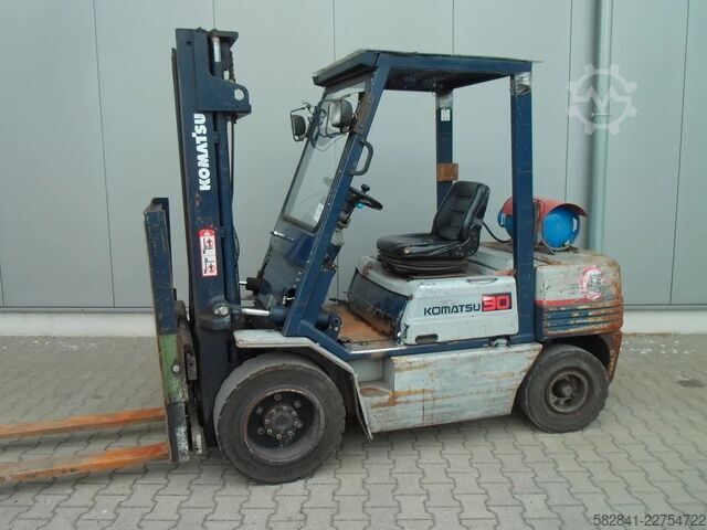 Treibgasstapler KOMATSU FG 30 T -11E