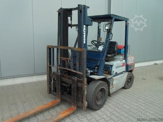 Treibgasstapler KOMATSU FG 30 T -11E
