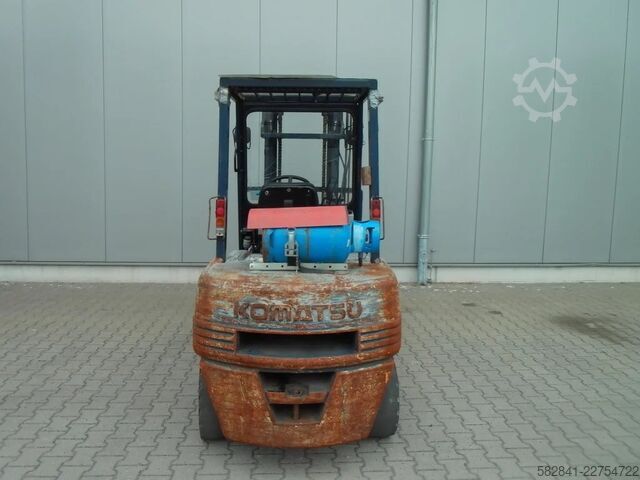 Treibgasstapler KOMATSU FG 30 T -11E