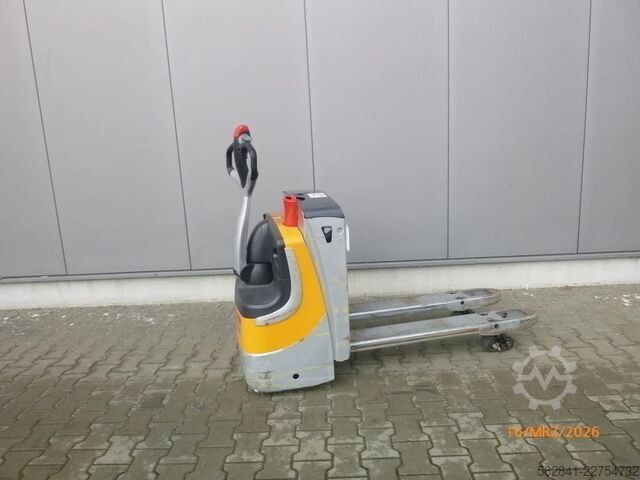Electric low-lift pallet truck STILL EXU 18