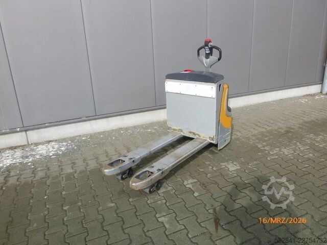 Electric low-lift pallet truck STILL EXU 18