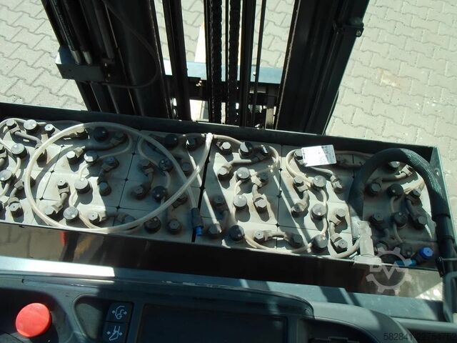 Schubmaststapler LINDE R 14