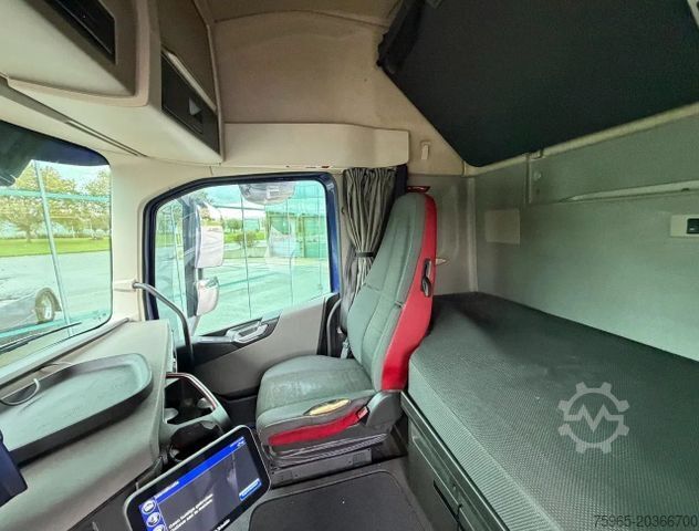 Standard tractor unit VOLVO FH 460 GLOBETROTTER 2x TANKS 811.000 KM TOP COND