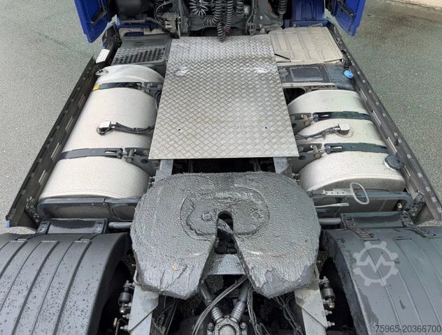 Standard tractor unit VOLVO FH 460 GLOBETROTTER 2x TANKS 811.000 KM TOP COND
