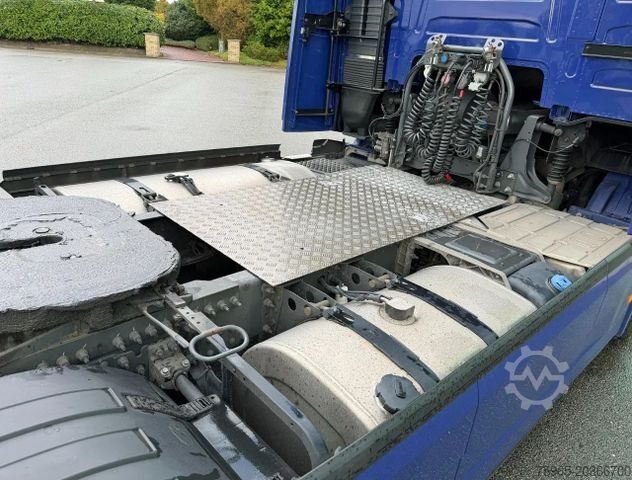 Standard SZM VOLVO FH 460 GLOBETROTTER 2x TANKS 811.000 KM TOP COND