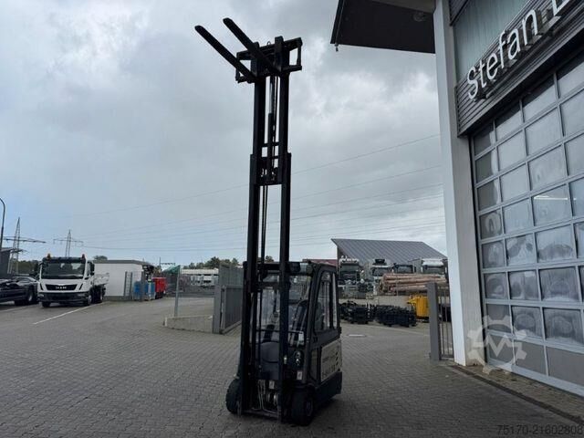 Gabelstapler Crown SCT6020-1.3 / Triplex 4,3m / Batterie 06/2020