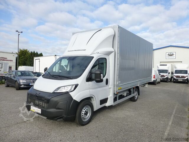 Curtain sider van PEUGEOT Boxer Pritsche Plane Camera 132Kw