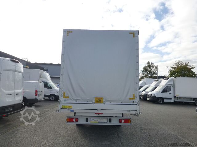 Curtain sider van PEUGEOT Boxer Pritsche Plane Camera 132Kw