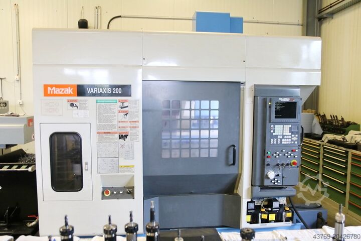 Vertikales Bearbeitungszentrum MAZAK Variaxis 200