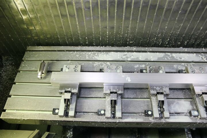 Vertikales Bearbeitungszentrum DECKEL MAHO DMF 220 linear