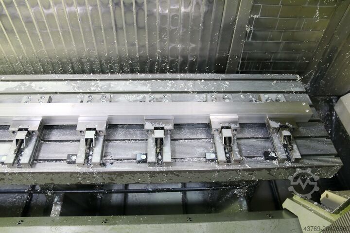 Vertikales Bearbeitungszentrum DECKEL MAHO DMF 220 linear