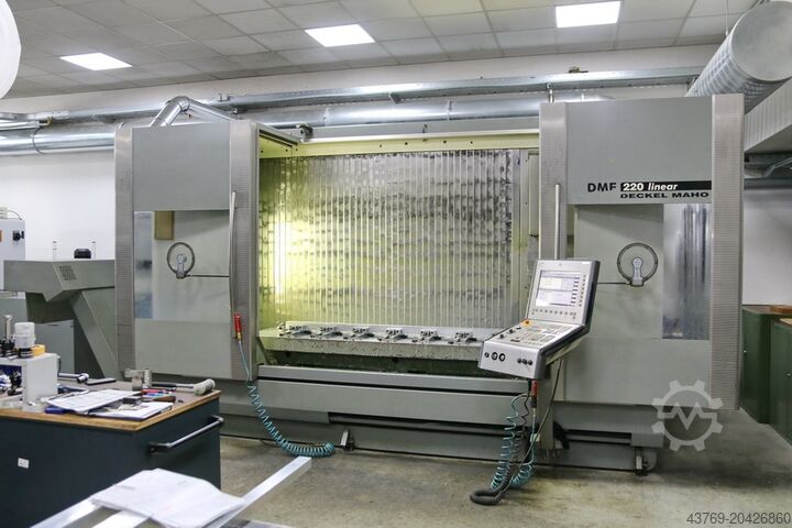 Vertikales Bearbeitungszentrum DECKEL MAHO DMF 220 linear