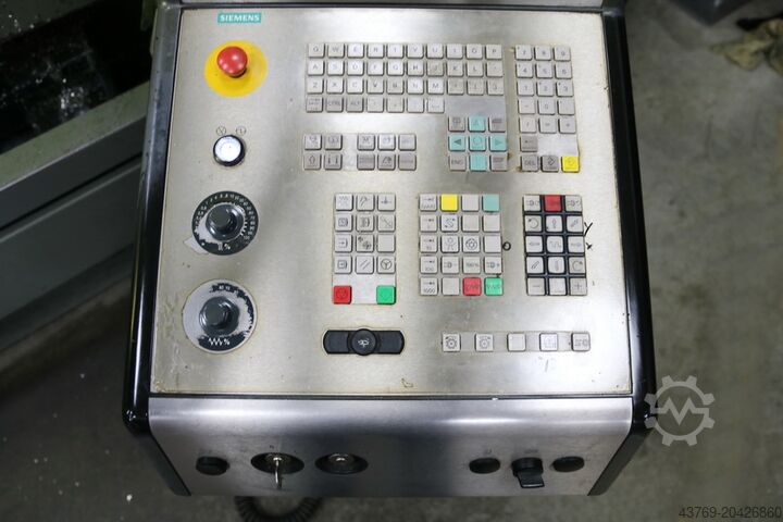 Vertikales Bearbeitungszentrum DECKEL MAHO DMF 220 linear