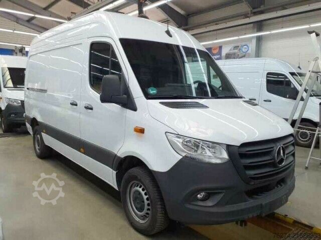 High top van Mercedes-Benz Sprinter 317 CDI Hochdach L2H2 Pro