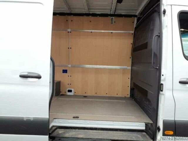 High top van Mercedes-Benz Sprinter 317 CDI Hochdach L2H2 Pro