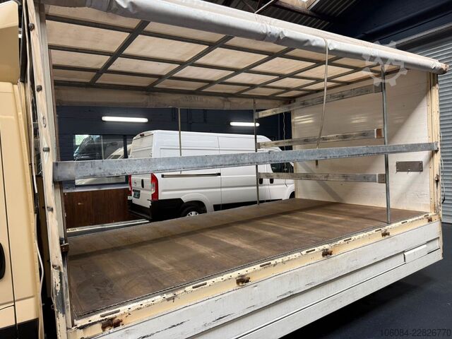 Transporter mit Pritsche & Plane IVECO Daily 72-210 Getränkeaufbau AUTOM. AC R-CAM AHK