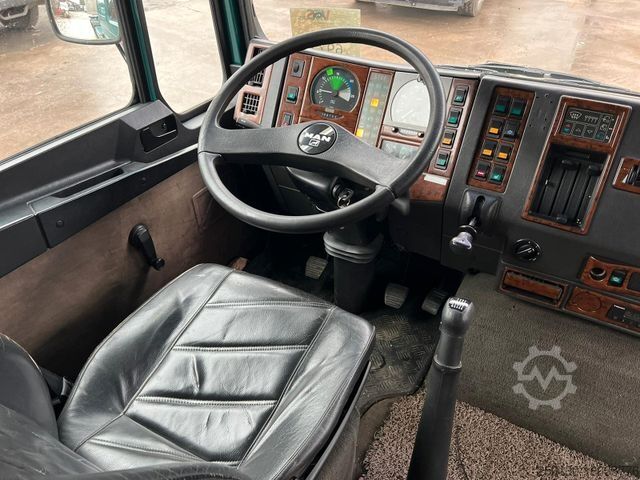 Swap body truck MAN 25.372 BDF Unterflur mit Ladebordwand