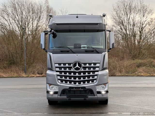 Heavy-duty truck MERCEDES-BENZ Arocs 2653 MP5 6x4 HMF 4020