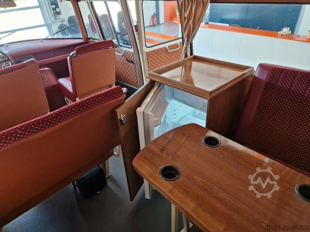 Kleinbus MERCEDES-BENZ Vorgänger Sprinter O 319 Samba mit Faltdach AC