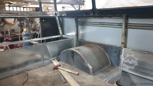 Kleinbus MERCEDES-BENZ Vorgänger Sprinter O 319 Samba mit Faltdach AC