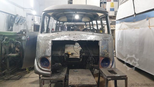 Kleinbus MERCEDES-BENZ Vorgänger Sprinter O 319 Samba mit Faltdach AC