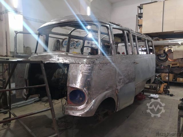 Kleinbus MERCEDES-BENZ Vorgänger Sprinter O 319 Samba mit Faltdach AC