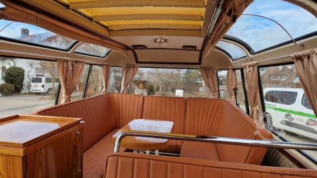 Kleinbus MERCEDES-BENZ Vorgänger Sprinter O 319 Samba mit Faltdach AC