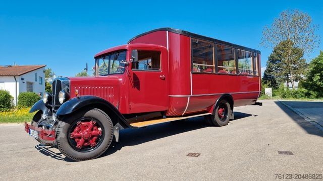 Kleinbus Berna Adler mit Frech Hoch Sissach Aufbau Cabrio