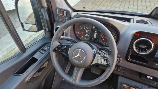 Kleinbus MERCEDES-BENZ 519 und 517 Glasdach XXL 20 Sitze Stock